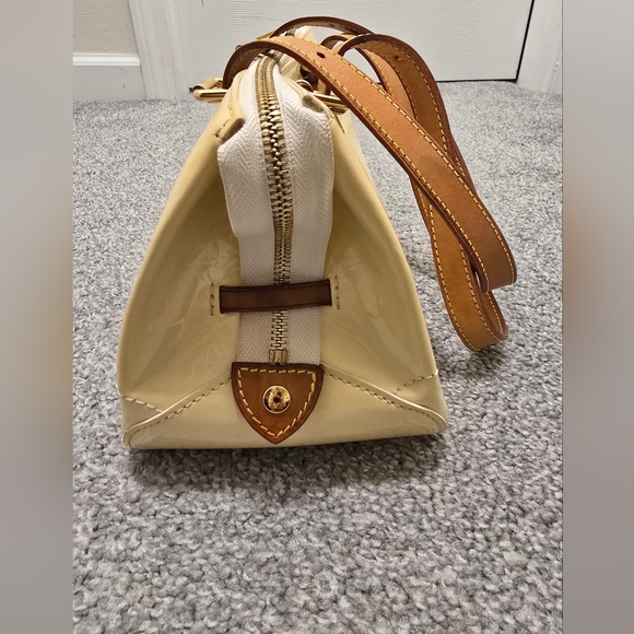 Louis Vuitton Monogram Vernis Shoulder Bag Butter Yellow Patent Leather Pastel - Picture 6 of 16